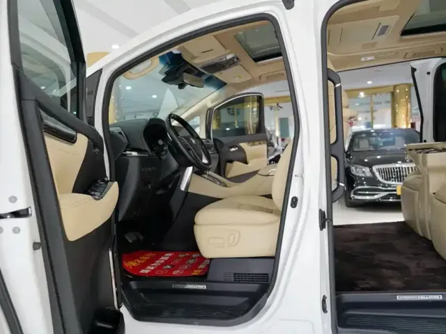 Toyota Vellfire — Фото автомобиля 5