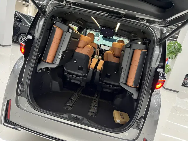 Toyota Vellfire — Фото автомобиля 8