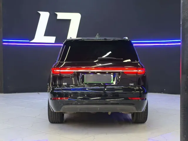 Li Auto ONE — Фото автомобиля 8