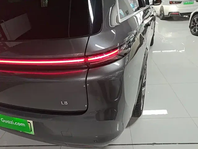 Li Auto L8 — Фото автомобиля 7