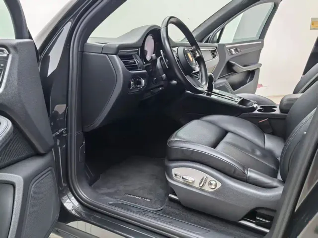 Porsche Macan — Фото автомобиля 14