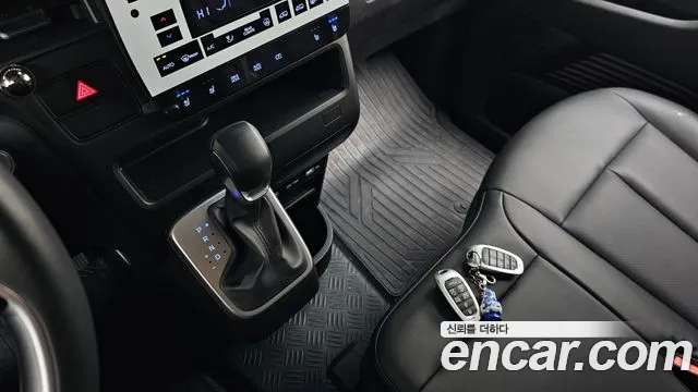 Hyundai Staria Staria 4WD Подъёмник для коляски/Slope — Фото автомобиля 9