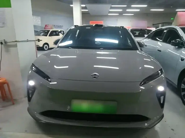 Nio ET5 Touring — Фото автомобиля 2