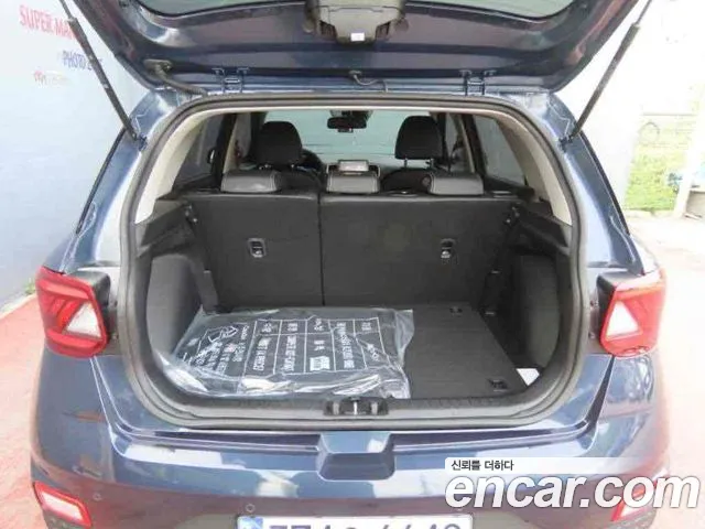 Hyundai Venue — Фото автомобиля 5