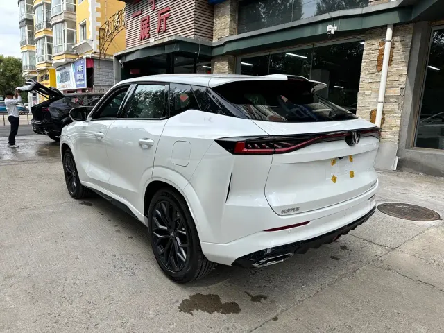 Changan UNI-Z — Фото автомобиля 6