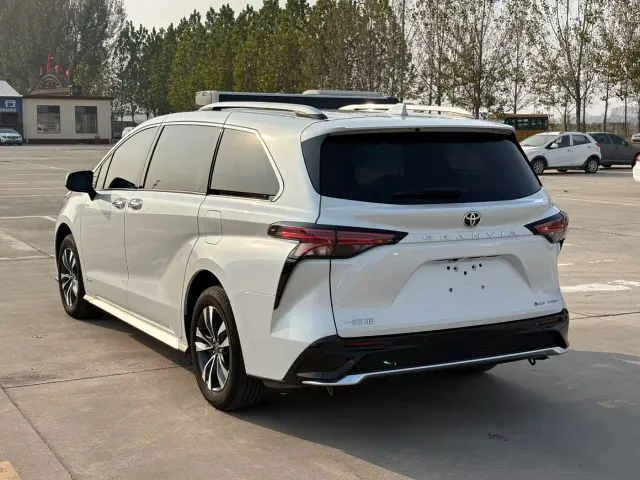 Toyota Granvia — Фото автомобиля 4