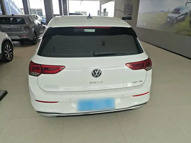 Volkswagen Golf — Фото автомобиля 5