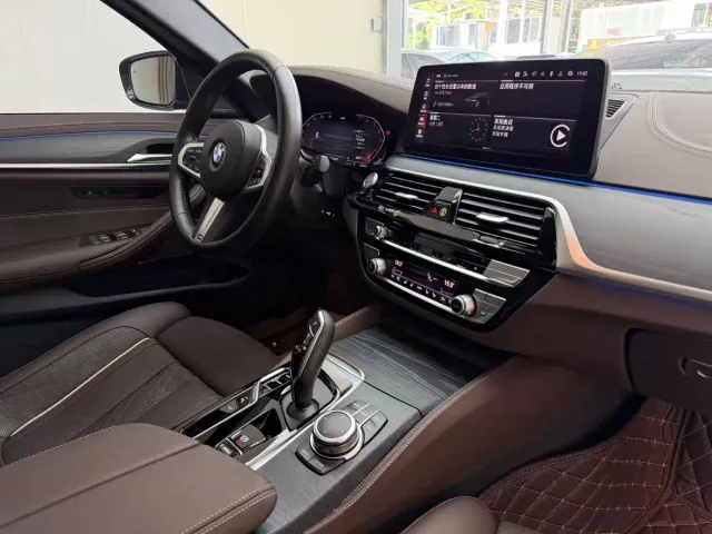 BMW 5 Series — Фото автомобиля 4