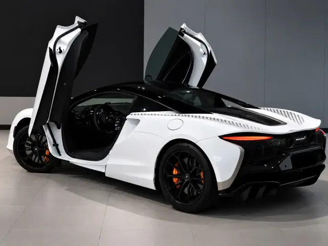 McLaren Artura — Фото автомобиля 7