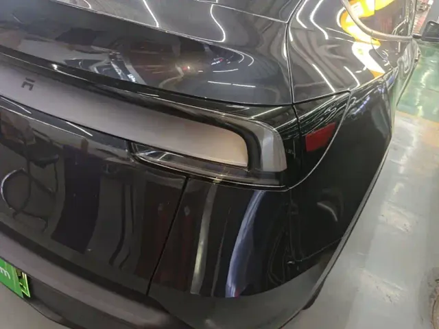 Tesla Model Y — Фото автомобиля 7