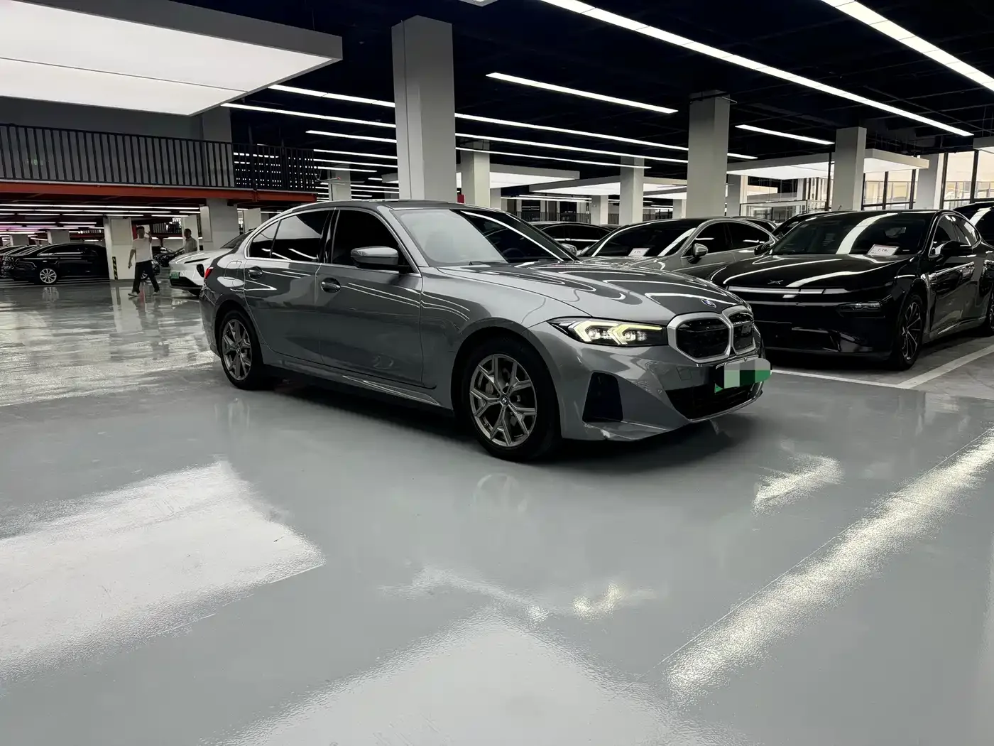 BMW BMW i3 2022 eDrive 35 L — Фото автомобиля 3