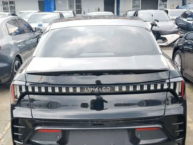 Lynk & Co 03 — Фото автомобиля 10