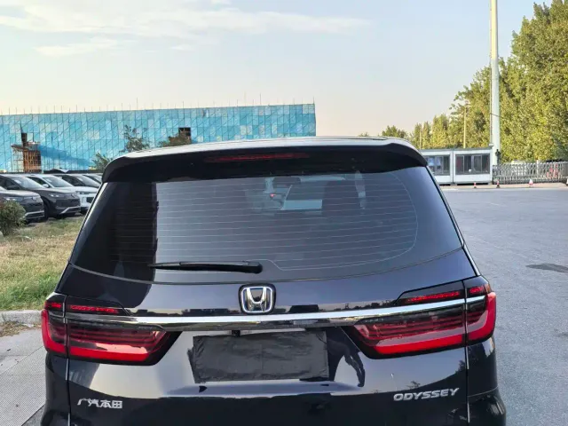Honda Odyssey — Фото автомобиля 5