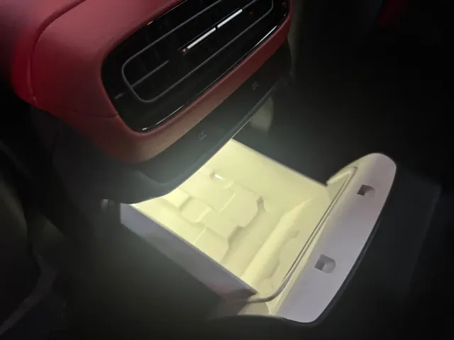 Xiaomi SU7 — Фото автомобиля 15
