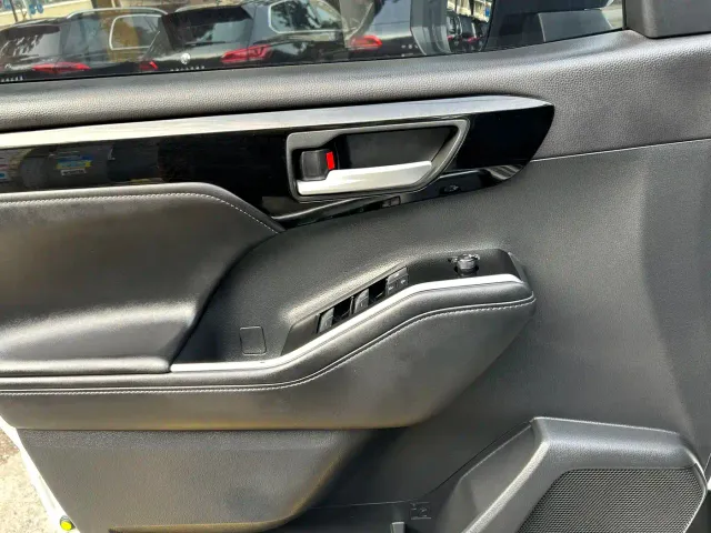 Toyota Highlander — Фото автомобиля 13