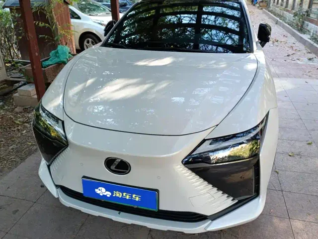 Lexus RZ — Фото автомобиля 2