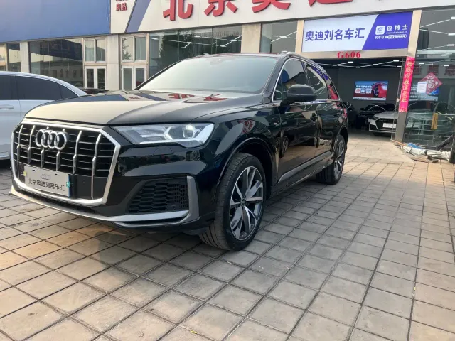 Audi Q7 — Фото автомобиля 3