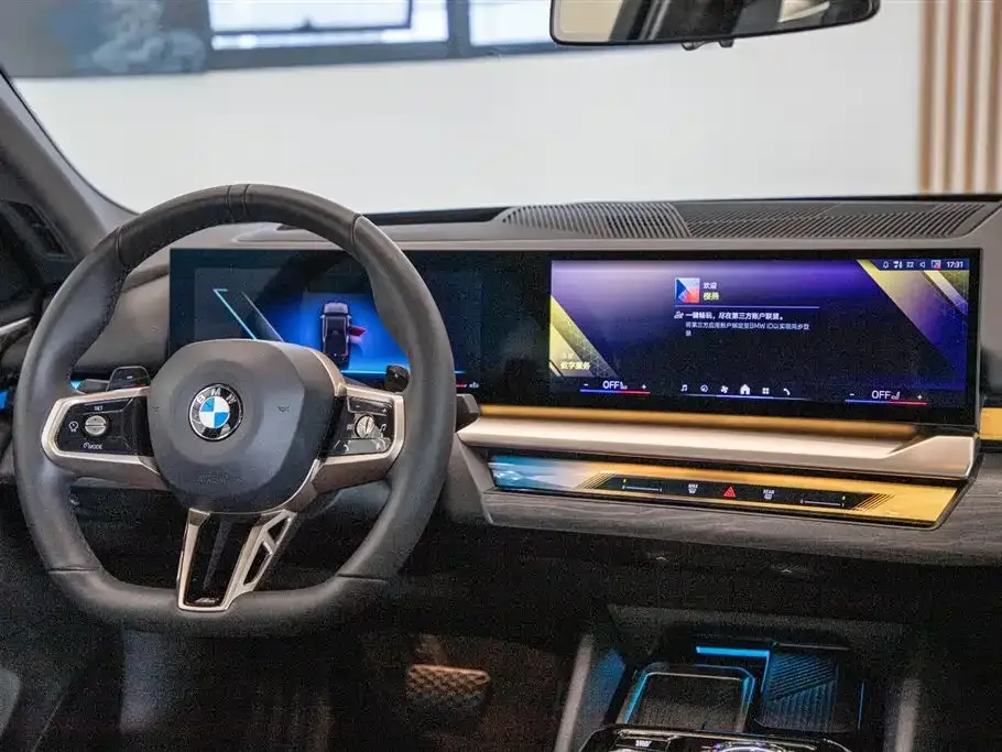 BMW BMW 5 Series 2025 530Li Premium M Sport Package — Фото автомобиля 18