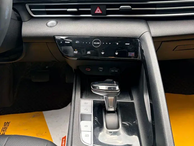 Hyundai Elantra — Фото автомобиля 14