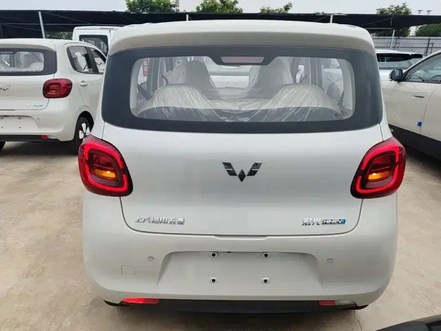 Wuling Hongguang Mini EV — Фото автомобиля 5