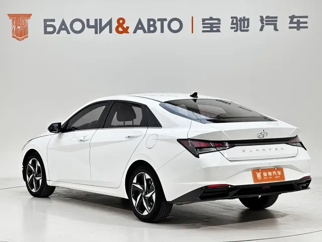 Hyundai Elantra — Фото автомобиля 4