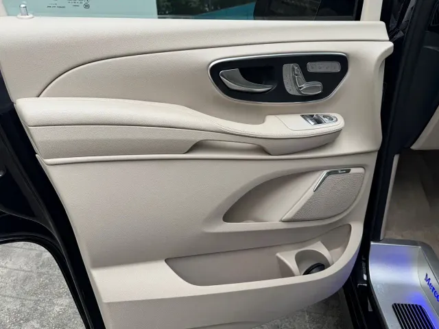 Mercedes-Benz V-Class — Фото автомобиля 6