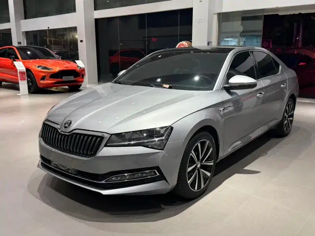 Фотография автомобиля — Skoda Superb