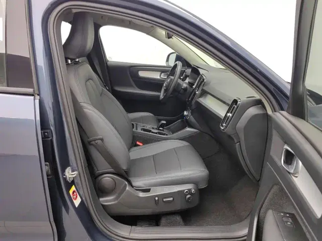 Volvo Volvo XC40 2022 Model T4 AWD Smart Drive Fashion Edition — Фото автомобиля 23