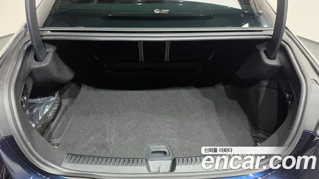 Mercedes-Benz E-Class — Фото автомобиля 16