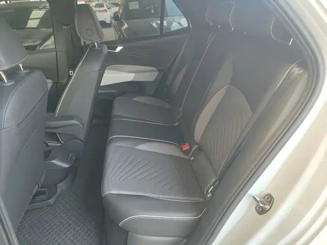 Volkswagen ID.3 — Фото автомобиля 16