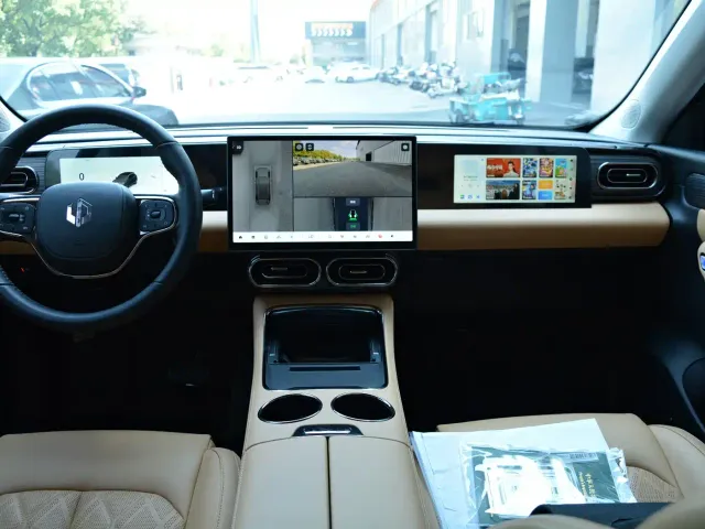 Leapmotor C11 — Фото автомобиля 11