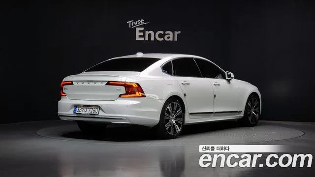 Вольво S90 — Фото автомобиля 2