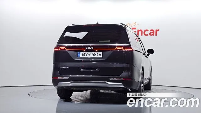 Kia Canival — Фото автомобиля 4