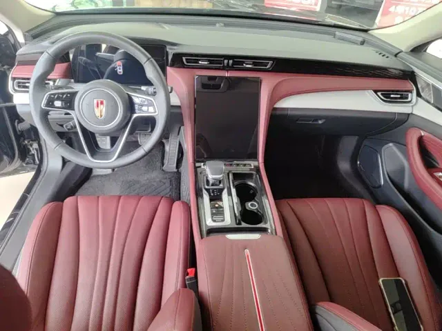 Hongqi Hongqi H5 2025 2.0T Automatic Flag Celebration 500,000 Units Anniversary Edition — Фото автомобиля 9
