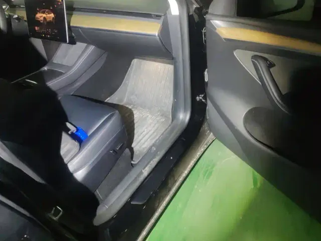 Tesla Model Y — Фото автомобиля 8