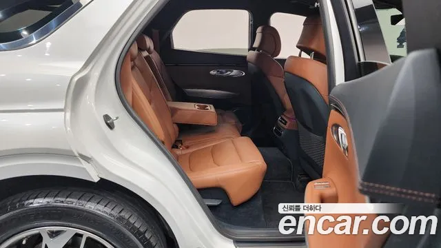 Genesis GV70 — Фото автомобиля 12