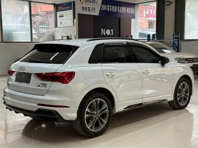 Audi Q3 — Фото автомобиля 4
