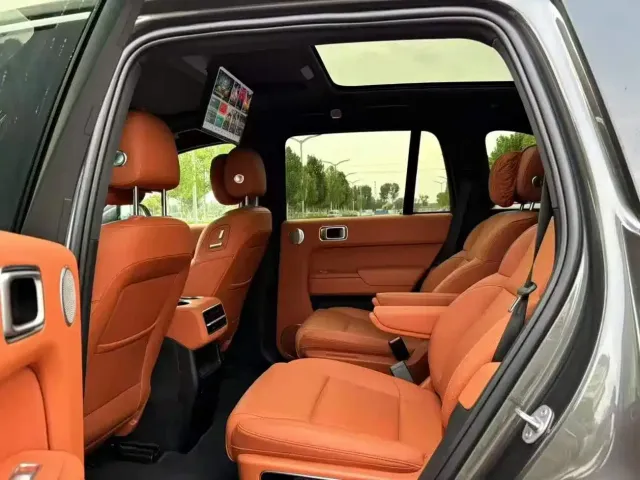 Li Auto L8 — Фото автомобиля 5