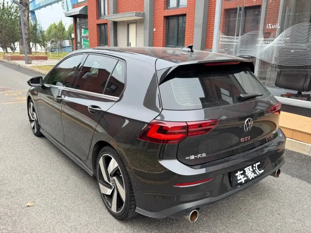 Volkswagen Golf GTI — Фото автомобиля 10