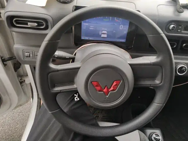 Wuling Zhiguang NEV — Фото автомобиля 15