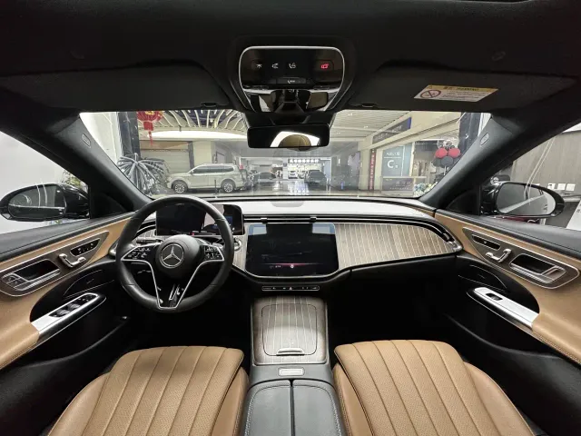 Mercedes-Benz E-Class — Фото автомобиля 9