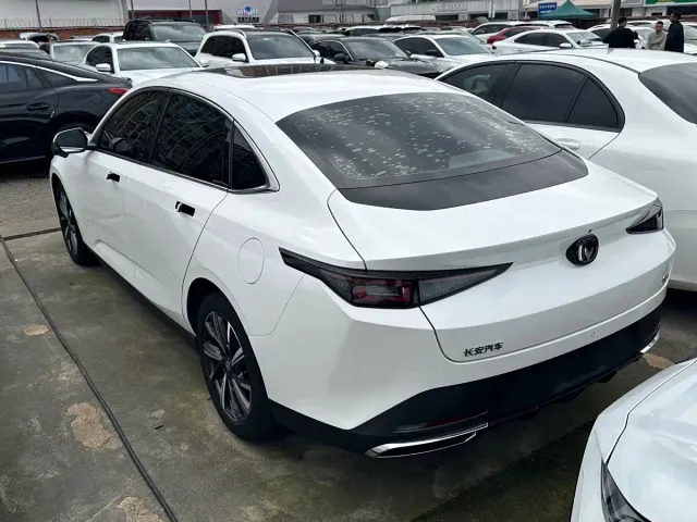 Changan Eado — Фото автомобиля 11