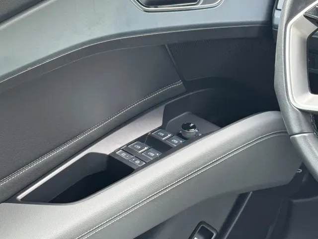 Audi Q5 e-tron — Фото автомобиля 23