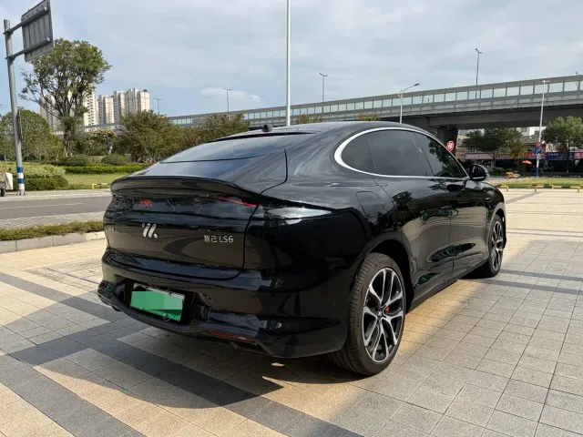 IM Motors LS6 — Фото автомобиля 15