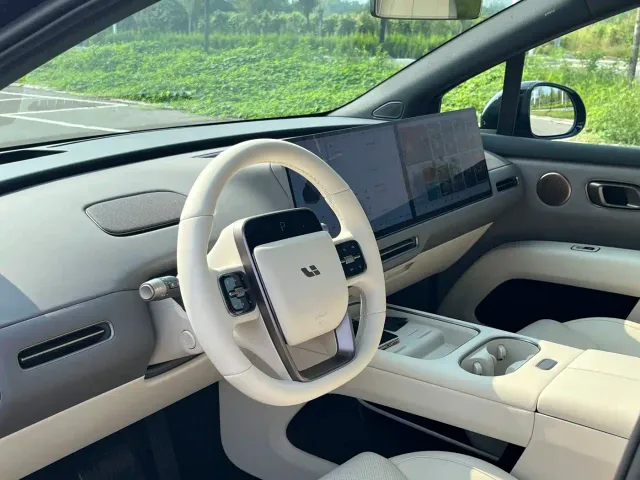Li Auto i6 — Фото автомобиля 4