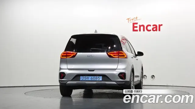 Kia Niro — Фото автомобиля 3