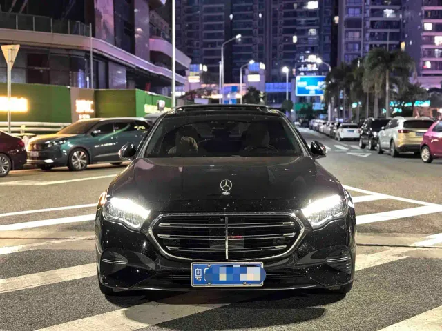 Mercedes-Benz E-Class — Фото автомобиля 2