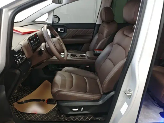 Wuling Starlight 730 — Фото автомобиля 14