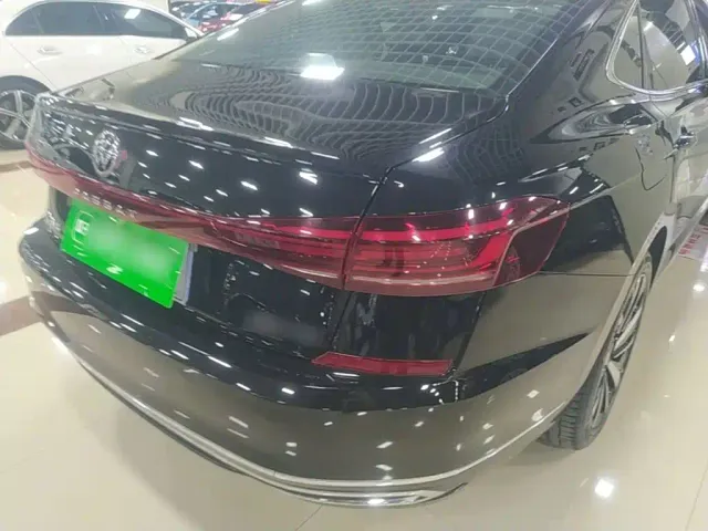 Volkswagen Passat — Фото автомобиля 7