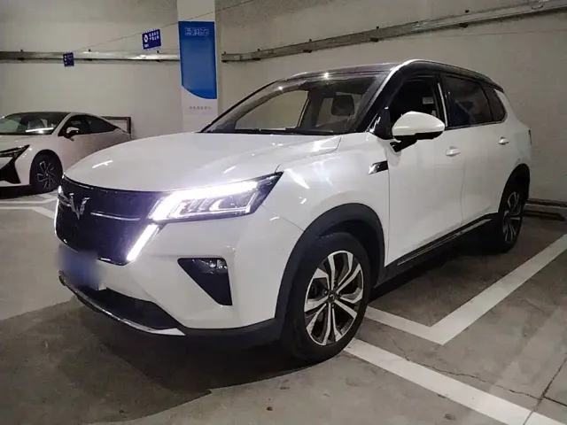 Фотография автомобиля — Wuling Asta